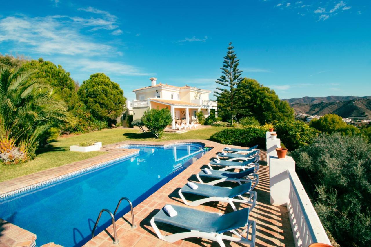 Gran Villa Con Vistas Al Mar Y Piscina Privada Malaga Exterior photo