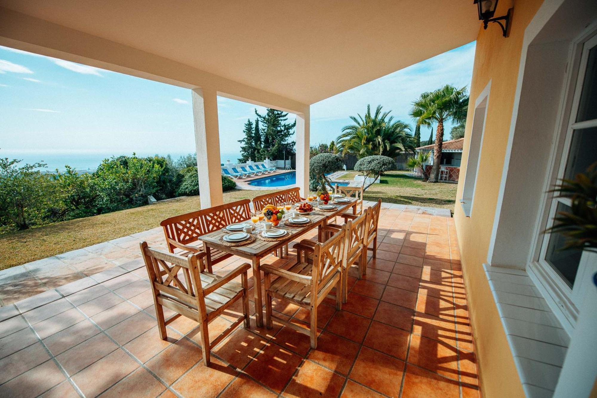 Gran Villa Con Vistas Al Mar Y Piscina Privada Malaga Exterior photo