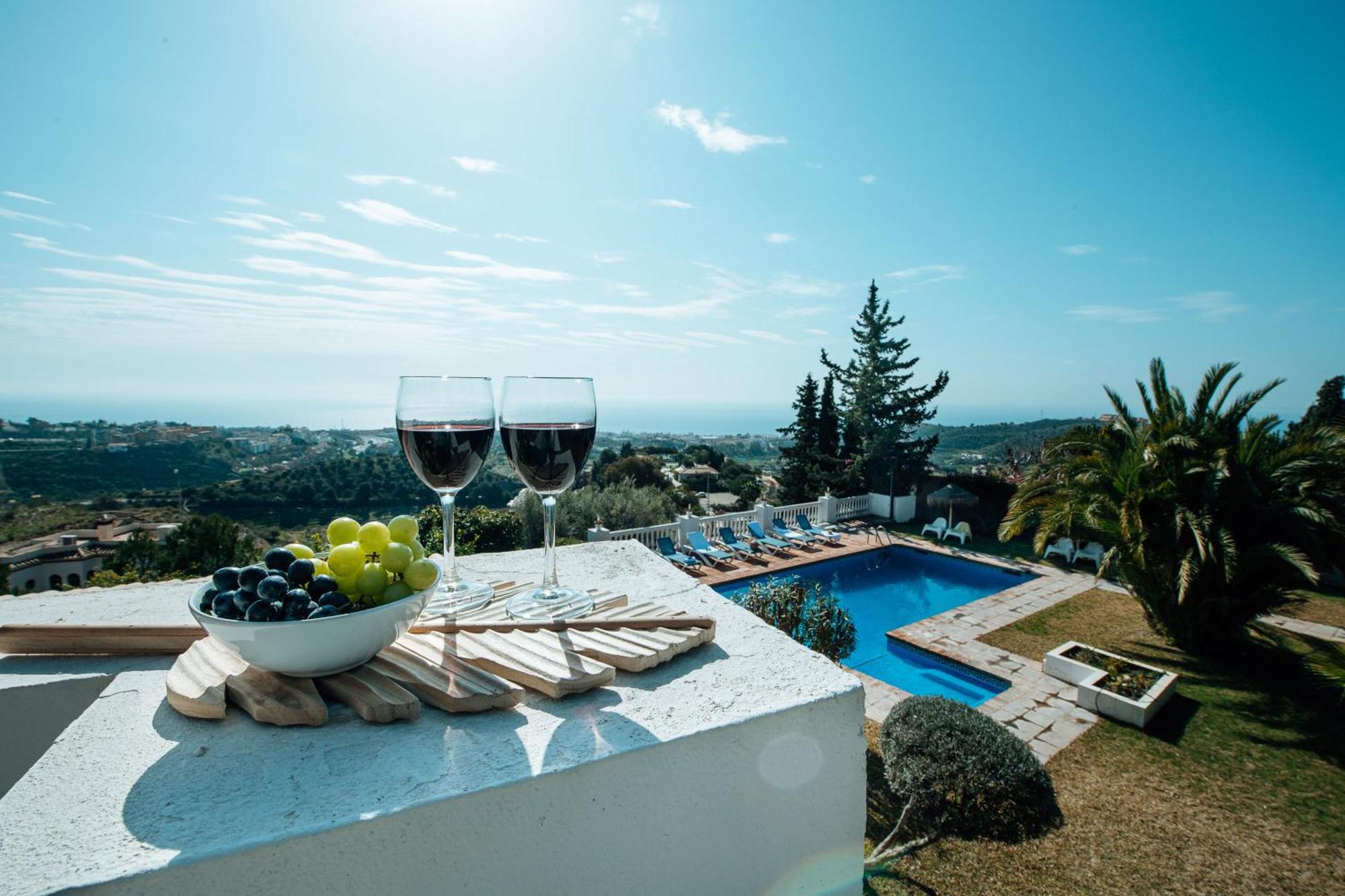 Gran Villa Con Vistas Al Mar Y Piscina Privada Malaga Exterior photo